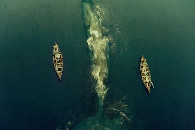 Het meest interessante deel van de film volgt als de bemanning in kleine boten terug moet zien te keren naar land.